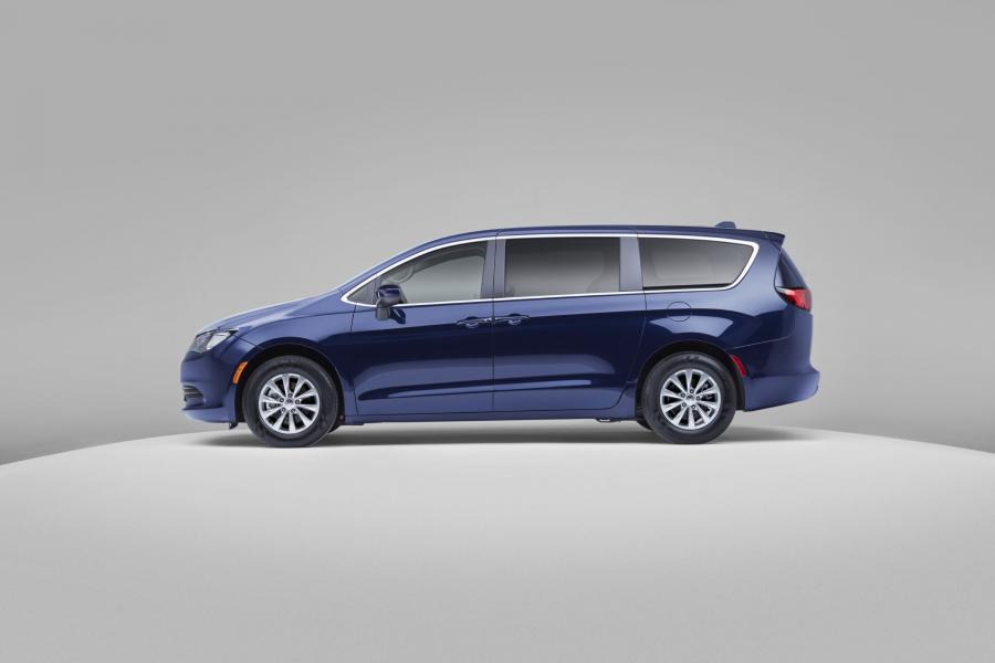  Chrysler Voyager (RU) 2019 года  (фото 6 из 11)